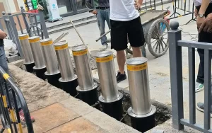 Automatic bollard 02